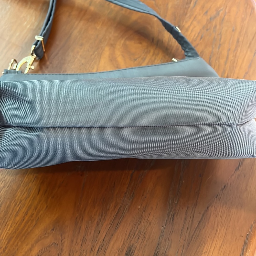 NWOT Travelon Anti-Theft Crossbody Bag - Picture 9 of 10